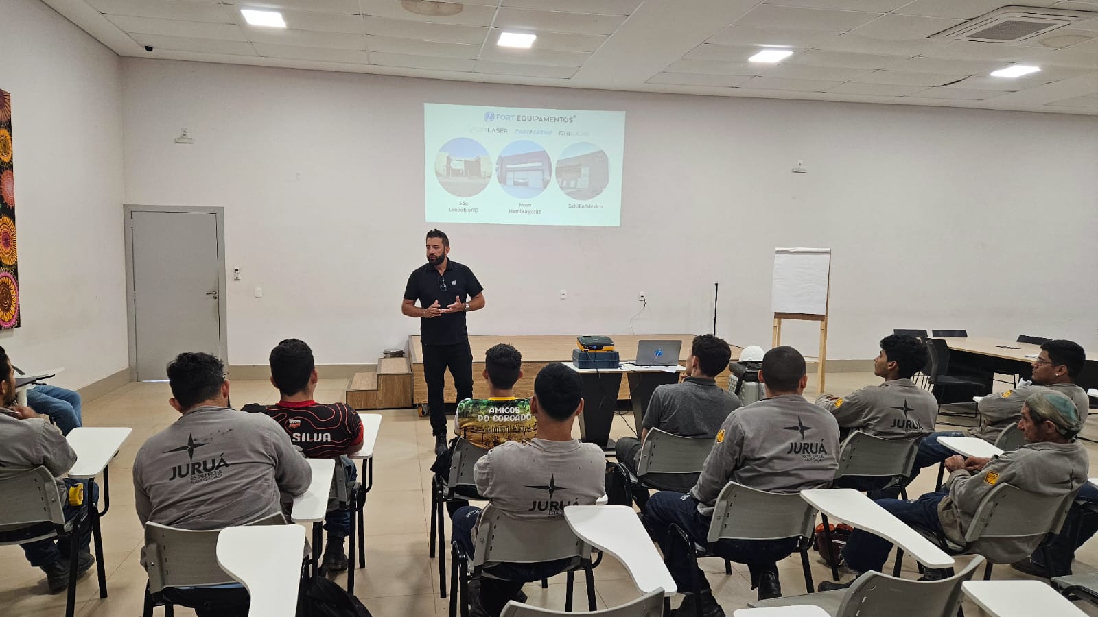 Fort Equipamentos - Mais que máquinas: Fort promove formação técnica em corte plasma no Estaleiro Juruá